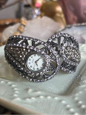 Vintage-Purple Crystal Bangle Watch - Silver Tone